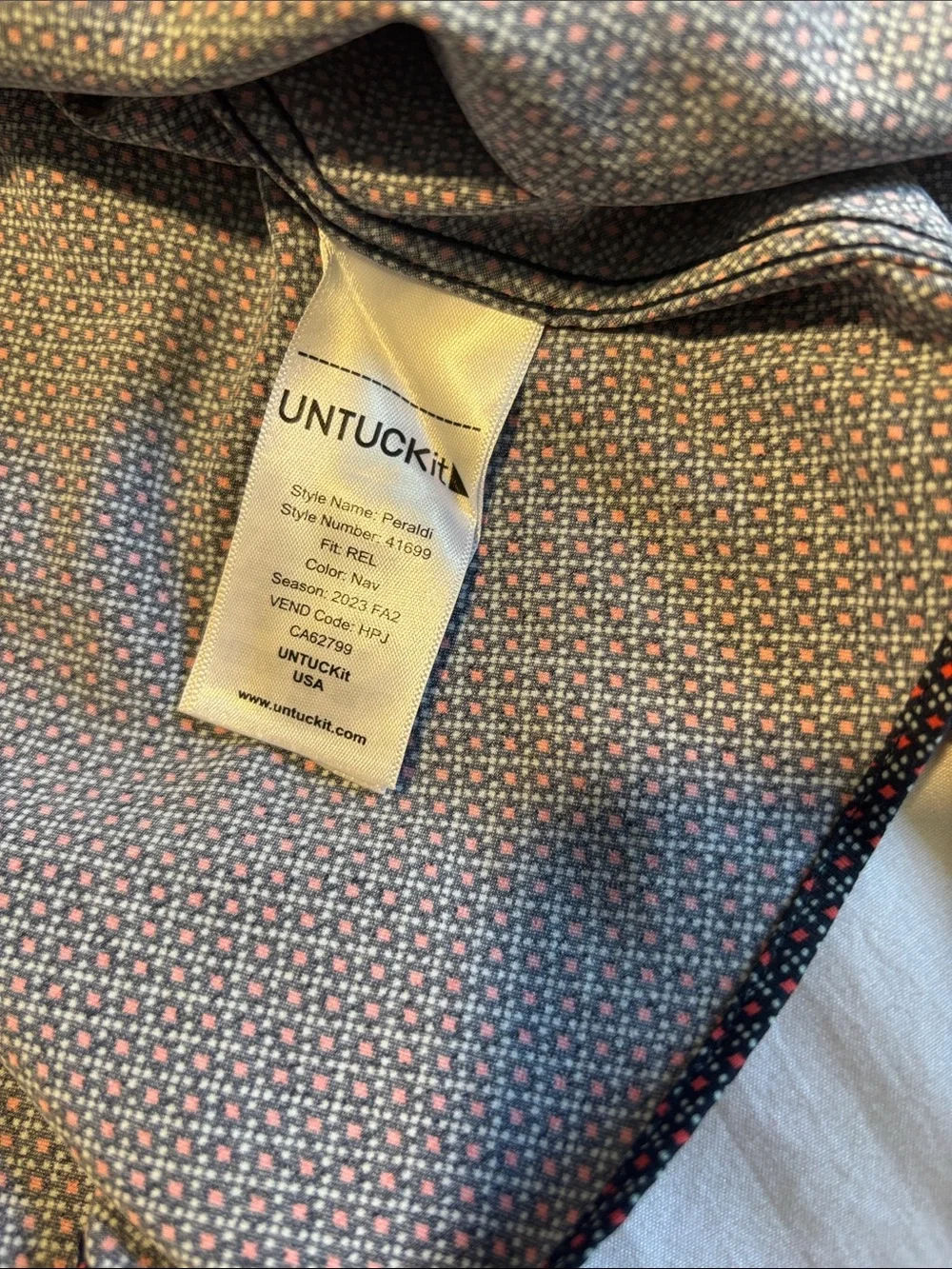 Men’s Untuckit shirt